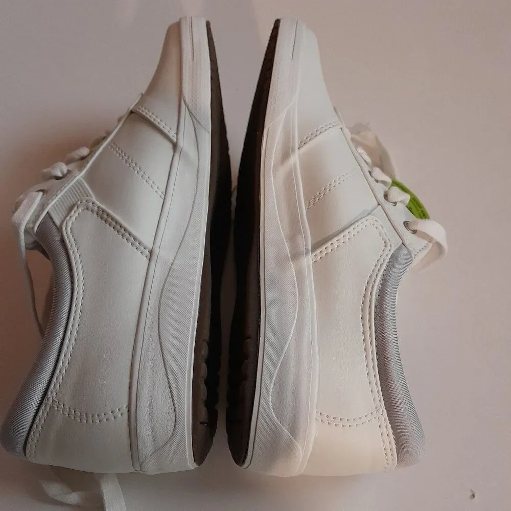 Universal Thread Canvas Tennis Shoes White Molly Size 6 Women’s NWT